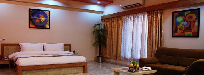 1843/Lion Lords Inn - Rajula 08.jpg